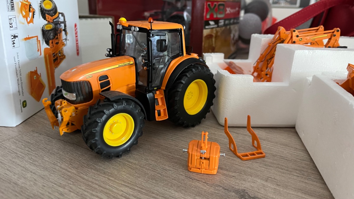 Tracteur John Deere 7430 avec chargeur 735, orange 1/32 Wiking - 07