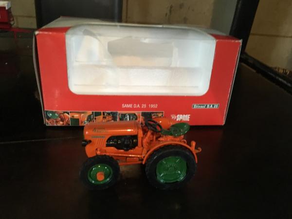 ROS-MODEL 301030 Escala 1/32 | SAME D.A.25 TRACTOR 1952 ORANGE GREEN
