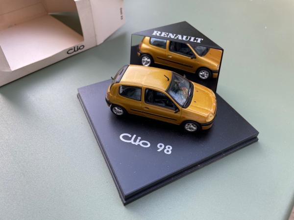 RENAULT Clio 98