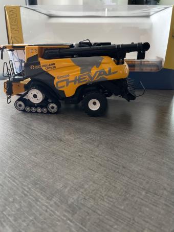 NEW HOLLAND cr de ocasión EN VENTA Universal Hobbies (UH