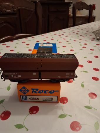 Wagon trémie à dechargement automatique