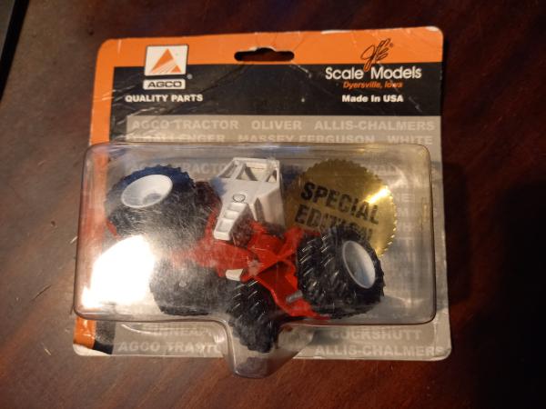 1/64 Tracteur White Plainsman A4T-1400 4WD Fabriqué par Scale Models