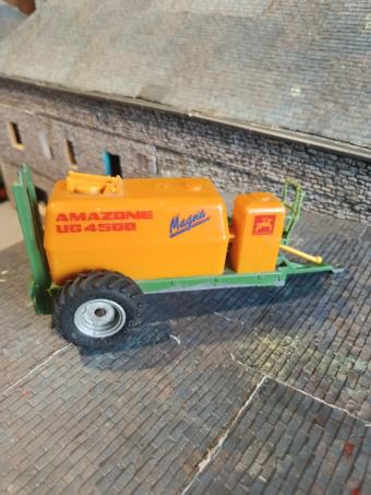 Pulvérisateur Amazone Siku épave (Gratuit à l'achat de 15€ ou +)