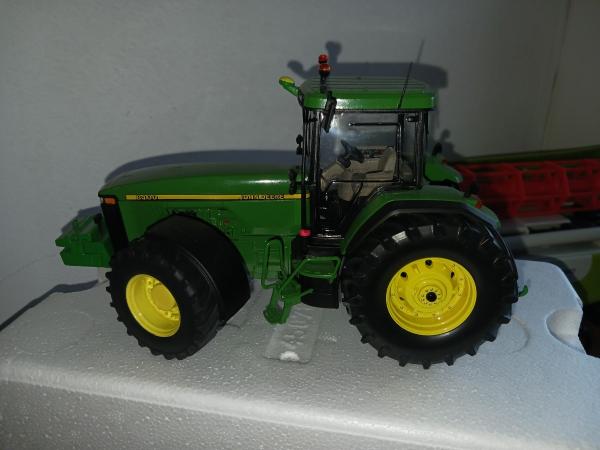 JOHN DEERE 8100