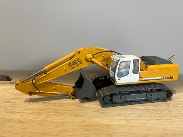 Liebherr R954C
