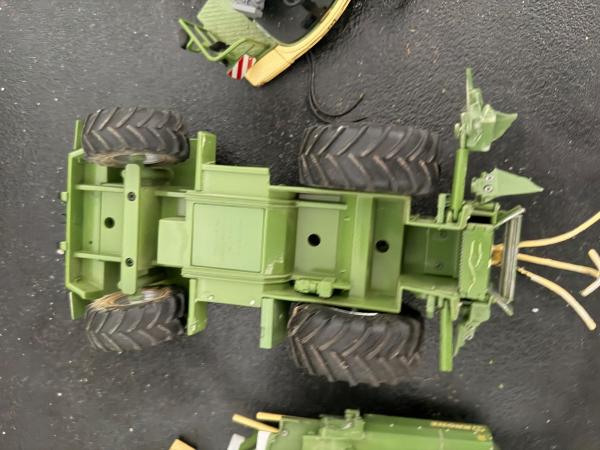 Krone Big X V8 usato IN VENDITA - Universal Hobbies (UH) 1/32
