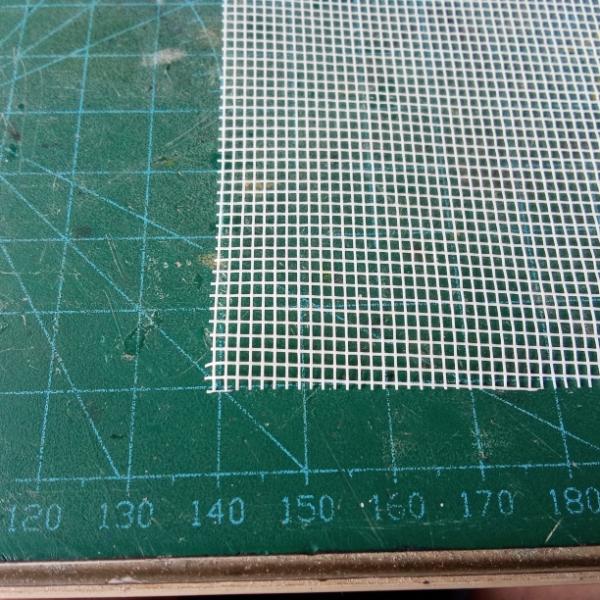 grillage à petits carreaux pour dioramas