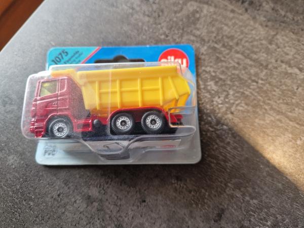 Camion benne, siku n°1075 echelle 1/55