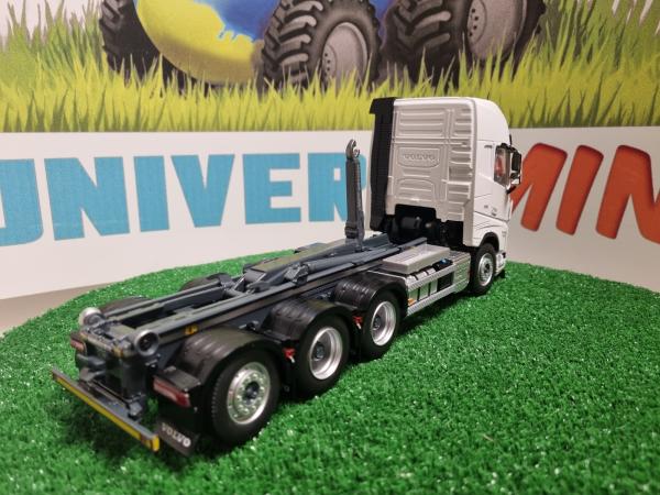Camion ampliroll volvo fh5 8x4 blanc - marge models 2235-01 MM2235-01